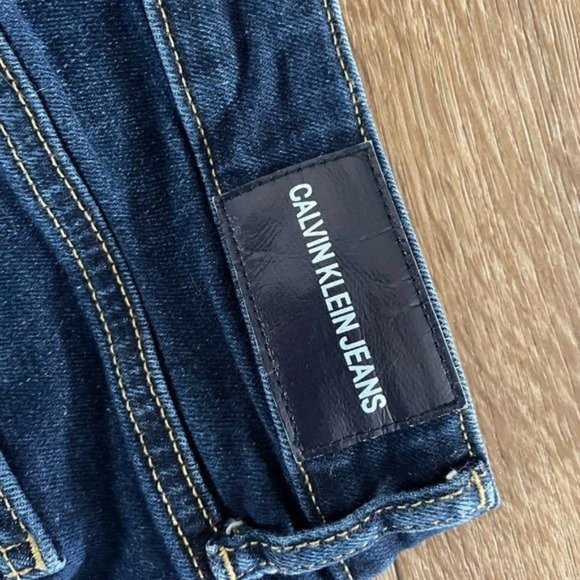 Calvin Klein Jean Shorts, Women’s Size 6 - Picture 6 of 9